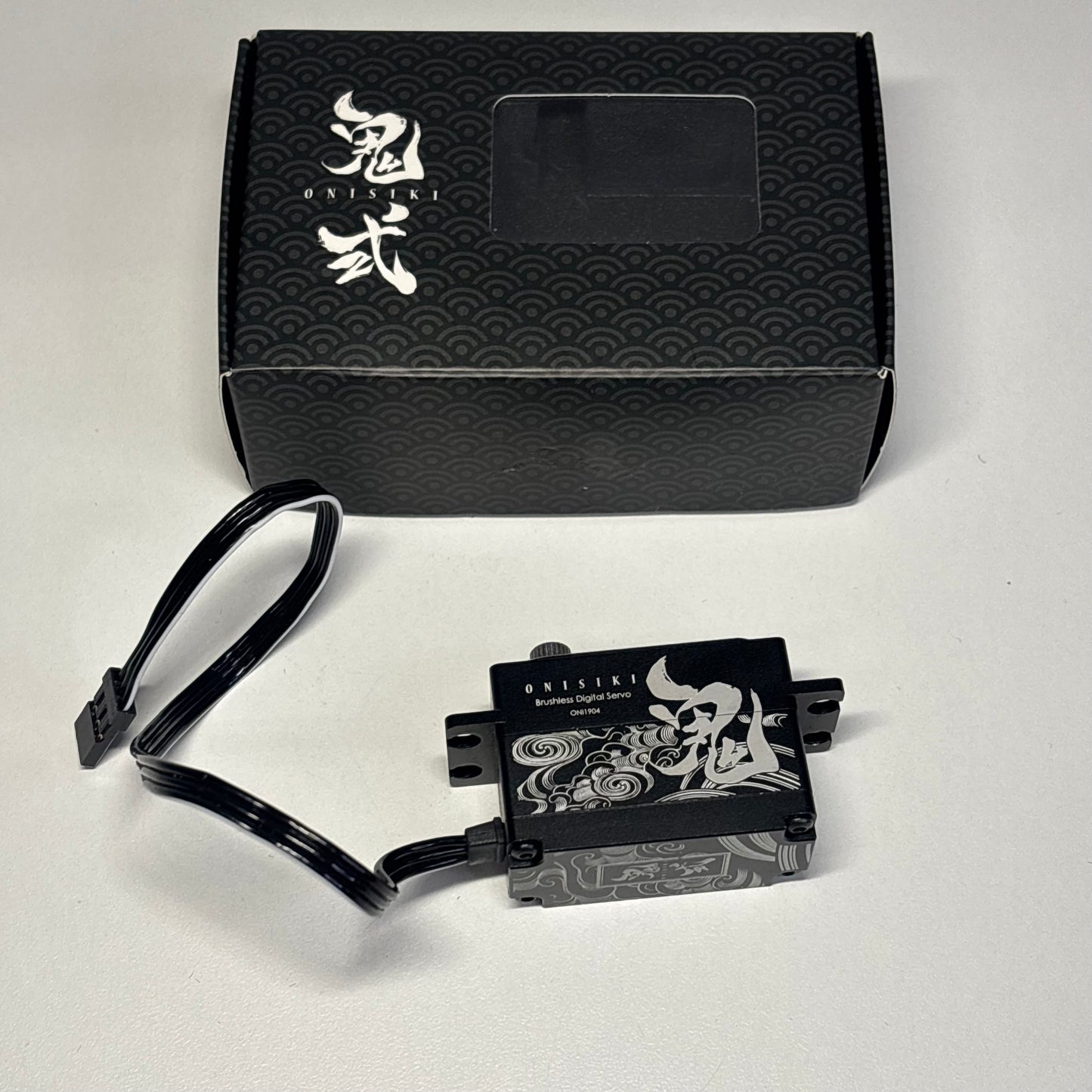 Onisiki Servo Black Alloy Boxed