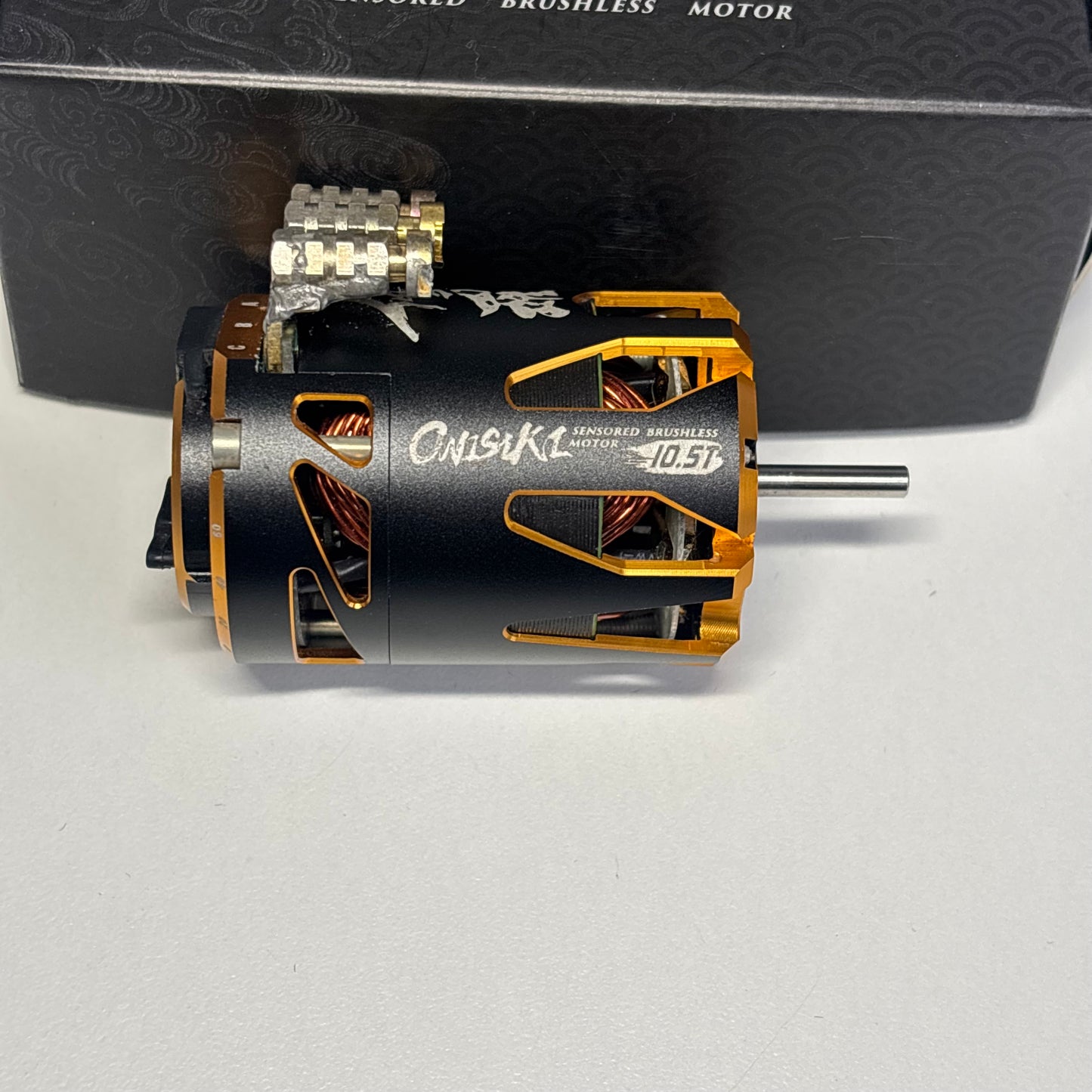 Onisiki Sura Gold Black Alloy Motor Sensored Brushless 10.5 Boxed