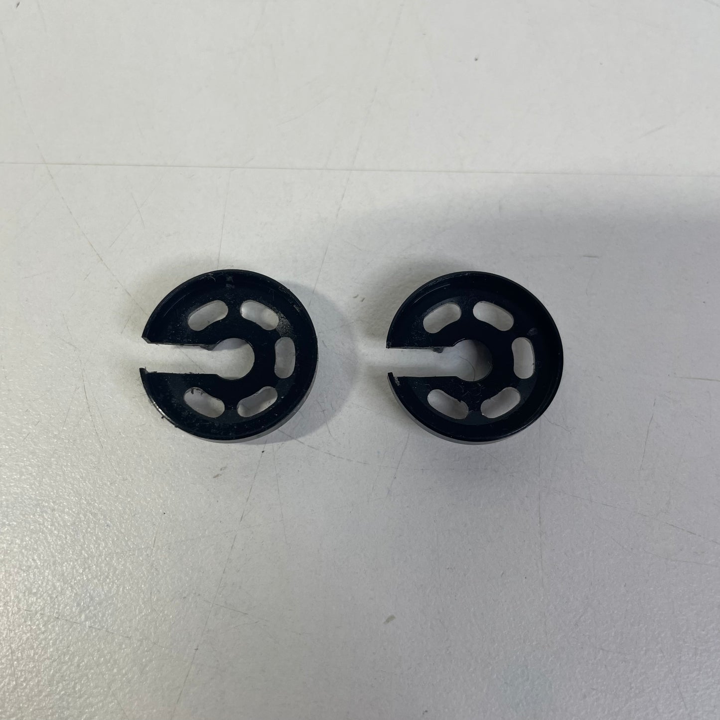 Reve D+2 Shock Spring Retainer Pair